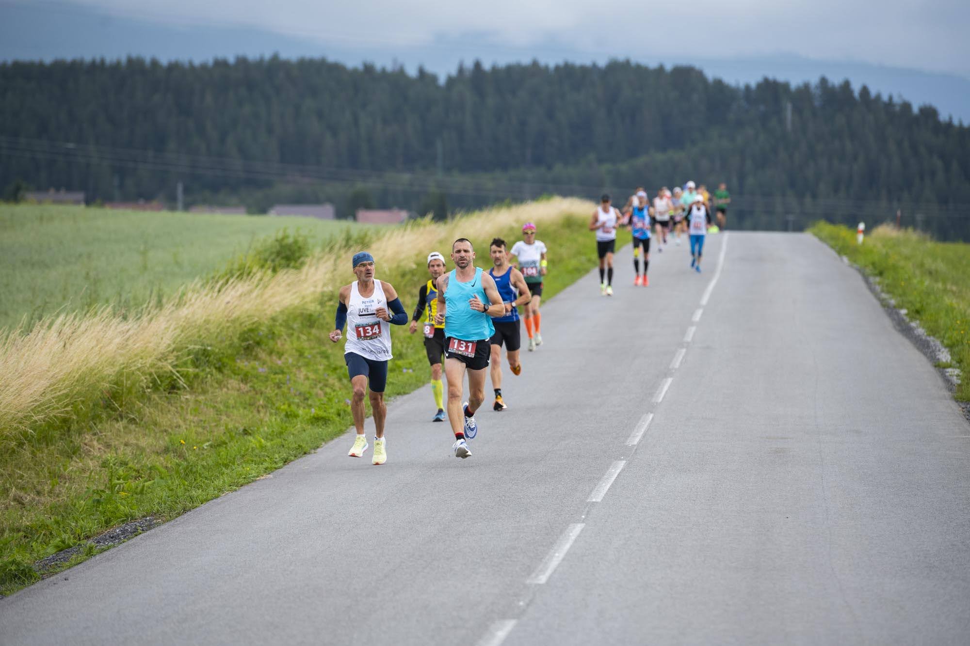 Malý štrbský maratón na 44. ročníku opäť privíta zahraničných bežcov