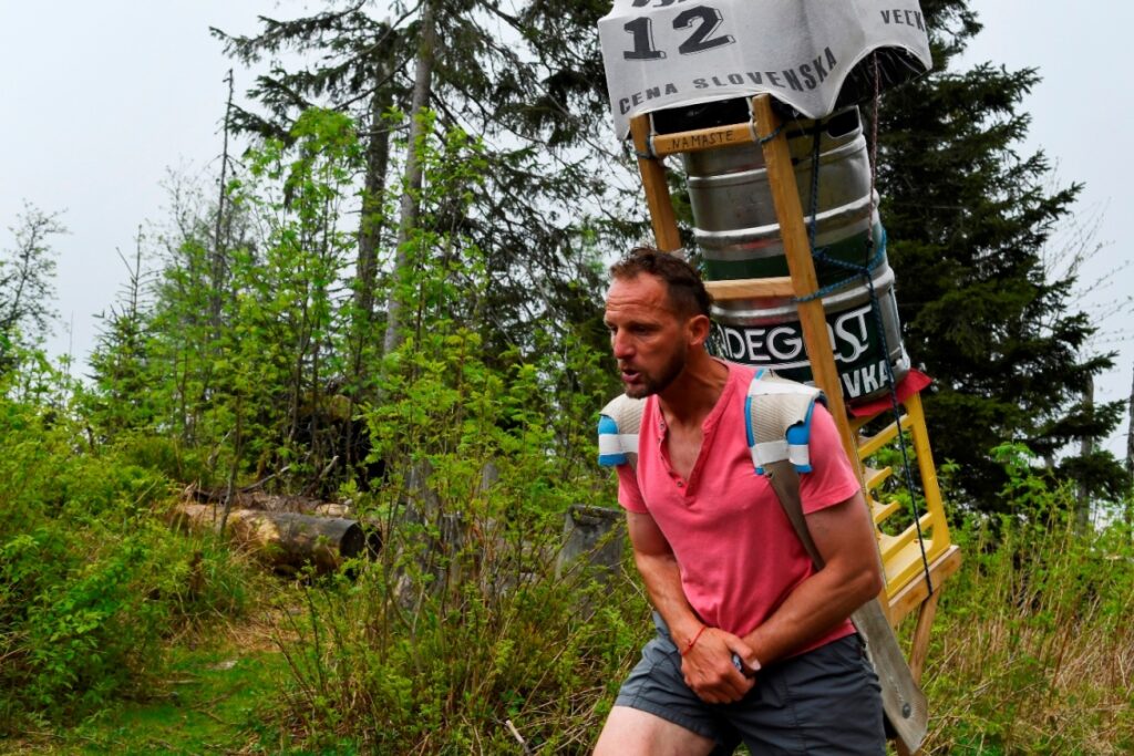 Nosičská stovka preverí silu aj vôľu: Horká výzva so stokilovým nákladom na chrbte
