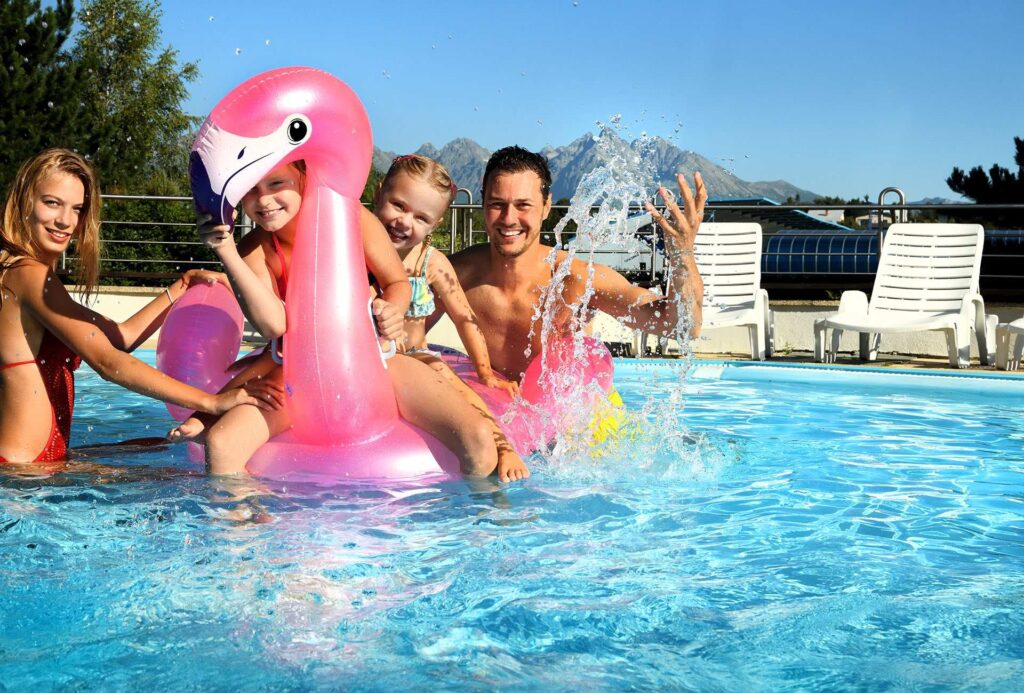 AquaCity Poprad slávi narodeniny vo veľkom štýle: Letná párty s nafukovačkovým rekordom a koncertmi Emmy Drobnej aj Yael & Tian Moon