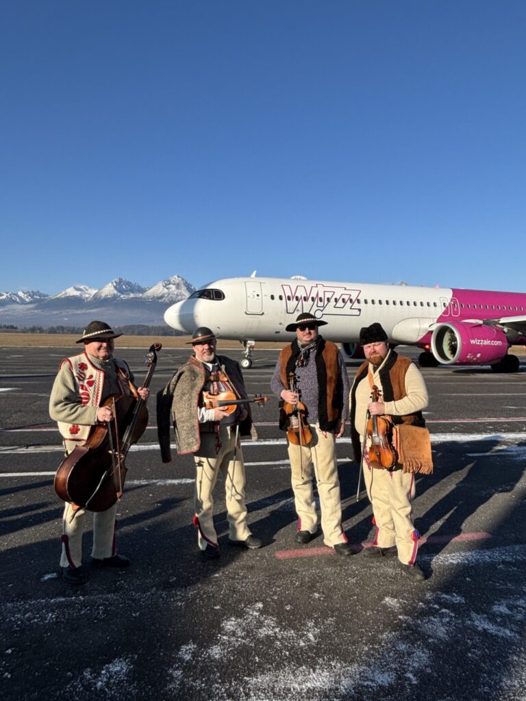 TS: Prvé lietadlo z Gdanska pristálo na letisku Poprad-Tatry