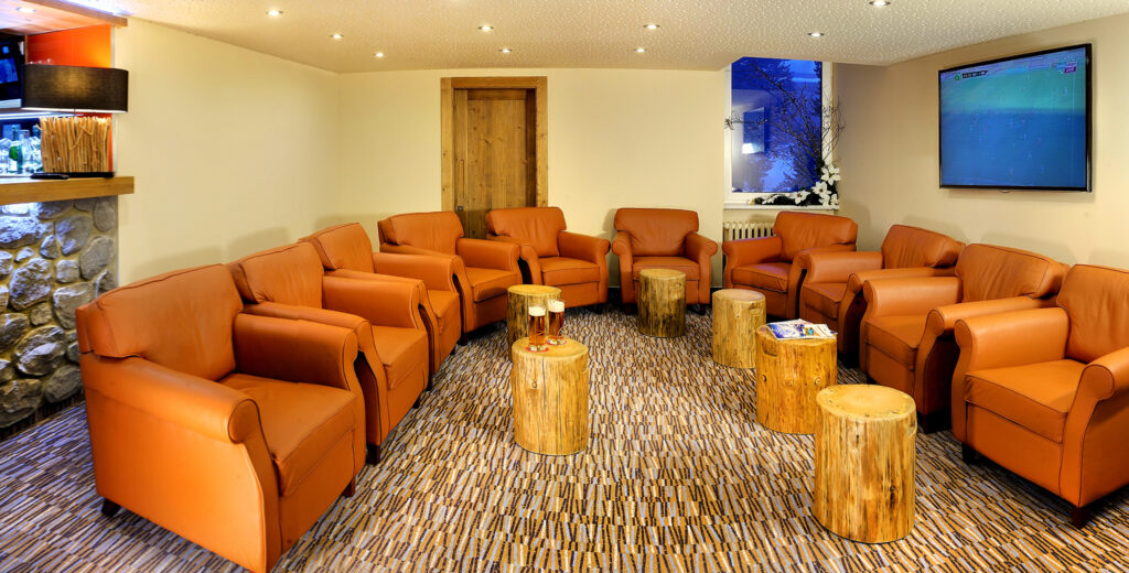 Lobby Bar - Hotel FIS