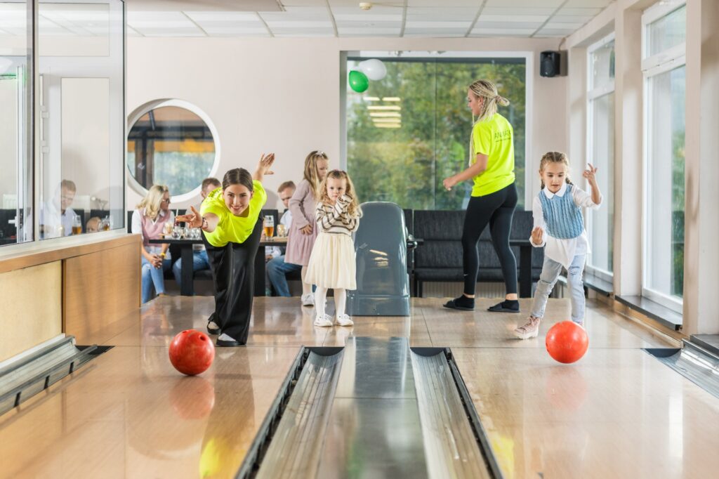 Hotel Atrium_bowling