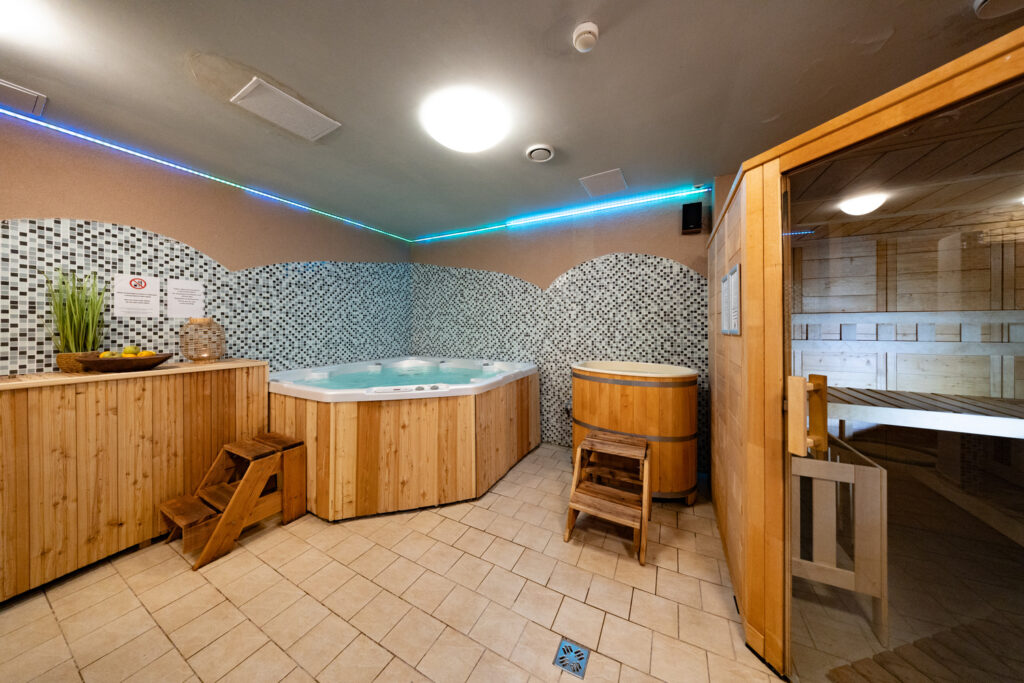Hotel CROCUS ****
