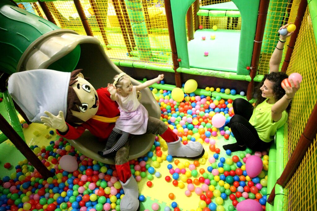Mini Me - Atrium Hotel